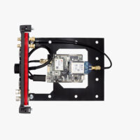 scheda all'interno di un involucro per dispositivi elettronici da esterno